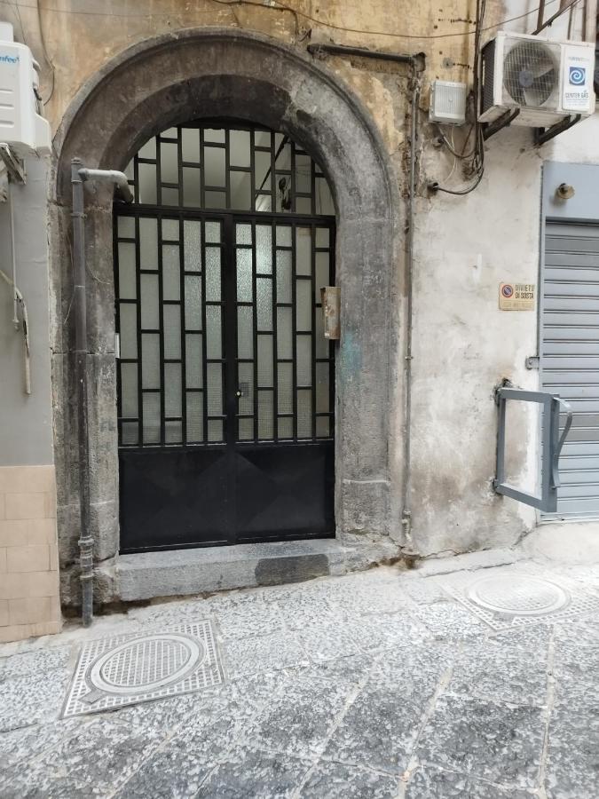 Il Rifugio Del Conte Apartment Наполи Екстериор снимка